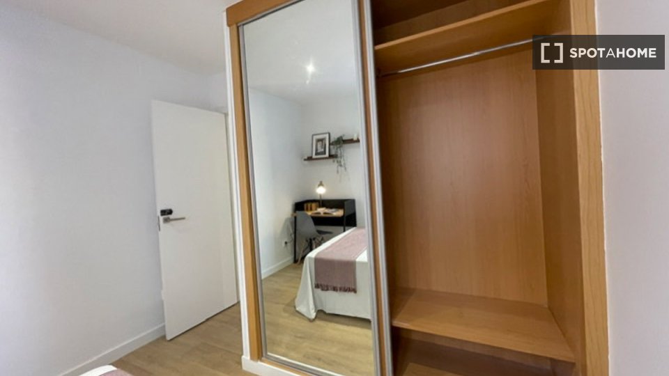 Double room Madrid, 18 beds — photo 15