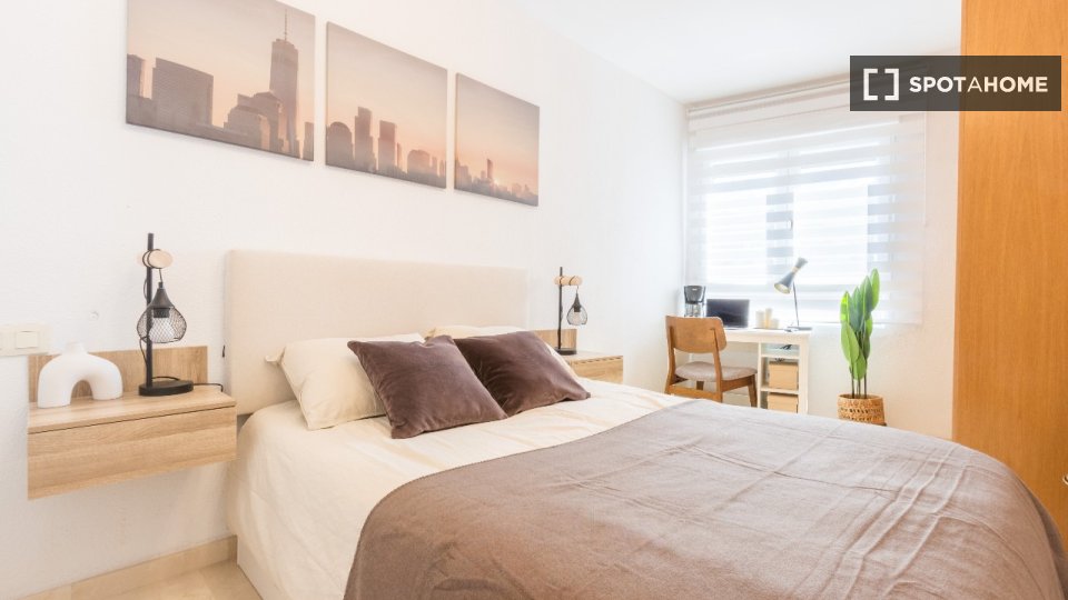 Double room Alicante, 7 beds, 150m² — photo 12