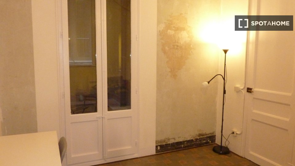 Double room Barcelona, 5 beds, 100m² — photo 1