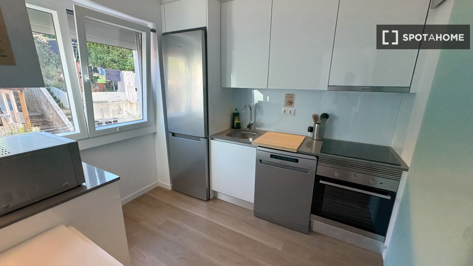 Double room Lisbon, 4 beds, 90m² — photo 4