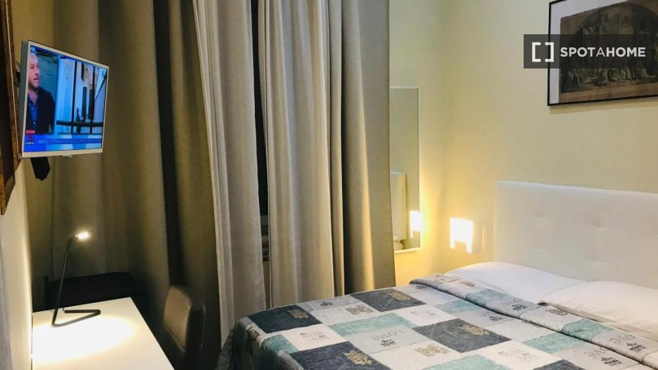 Double room Rome, 3 beds, 90m² — photo 35