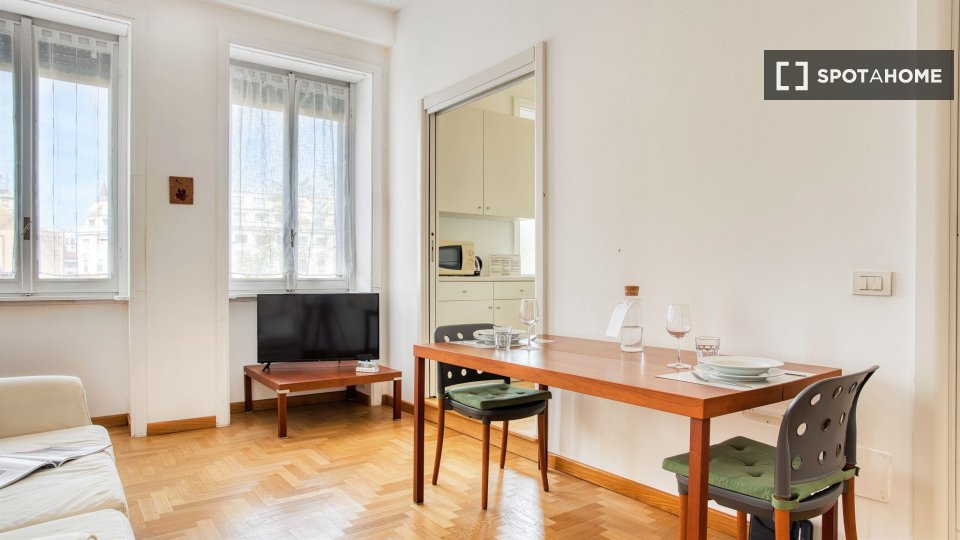 Apartment Milan, 1 bed, 53m² — photo 1