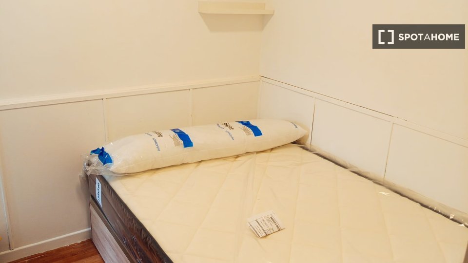 Double room Madrid, 4 beds, 80m² — photo 8