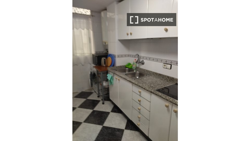 Apartment Alicante, 3 beds, 81m² — photo 6