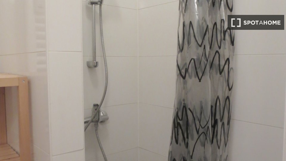 Double room Berlin, 3 beds, 63m² — photo 3