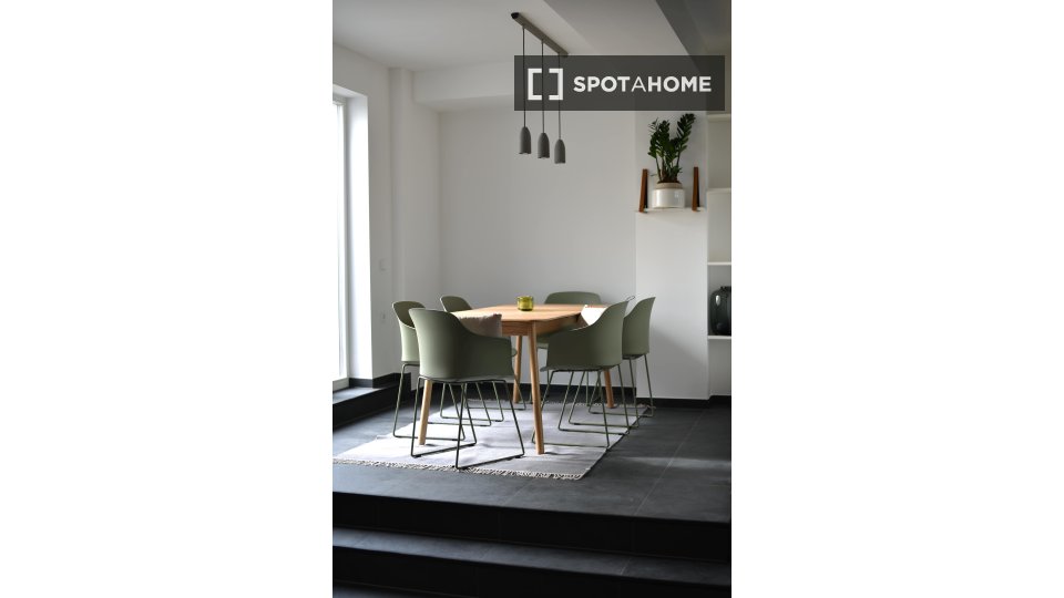 Double room Berlin, 4 beds, 171m² — photo 12