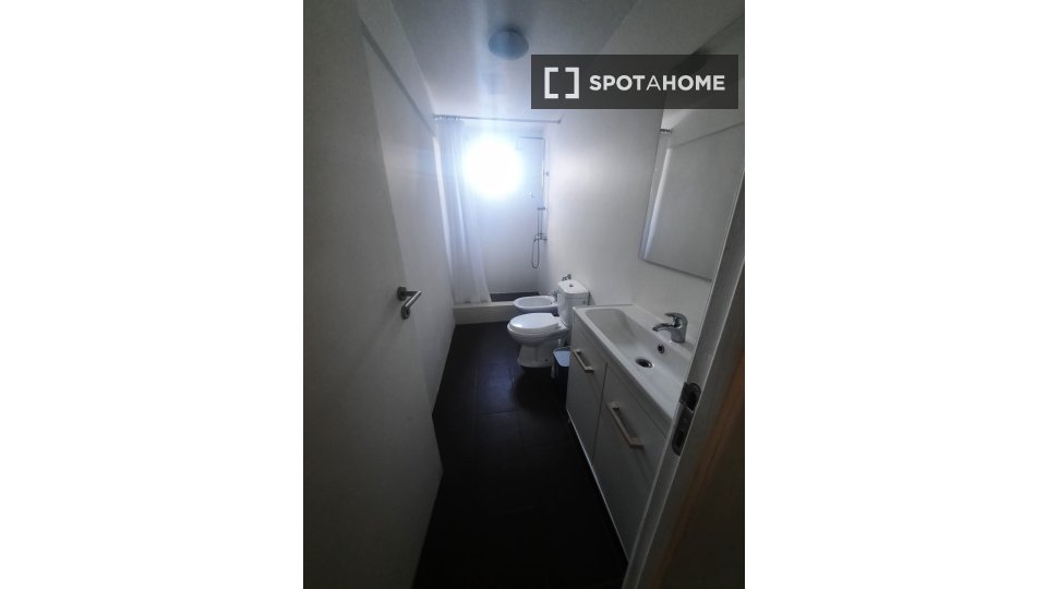 Double room Lisbon, 5 beds — photo 2