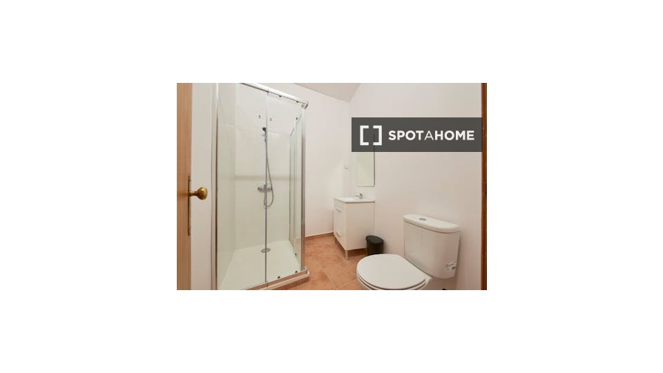 Double room Lisbon, 9 beds — photo 14