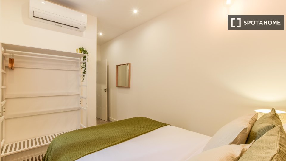 Double room Madrid, 2 beds, 60m² — photo 2