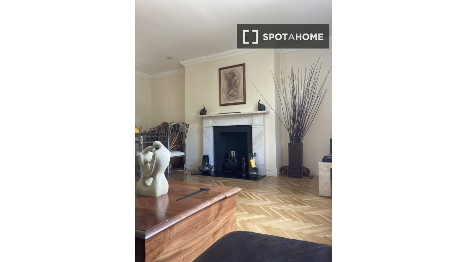 Double room London, 3 beds, 1000m² — photo 15