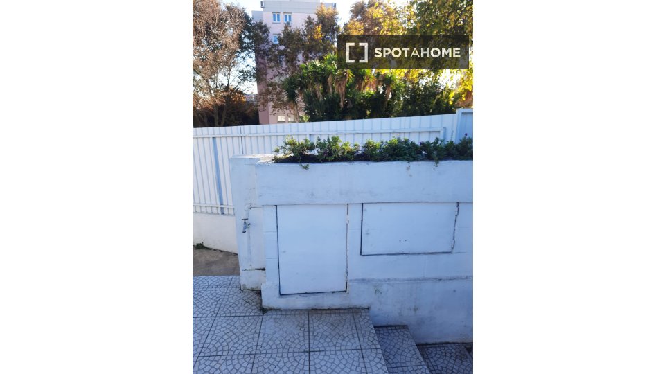 Double room Lisbon, 5 beds — photo 14