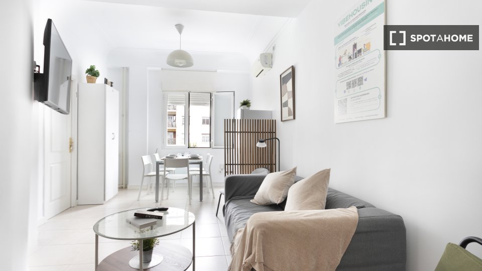 Double room Madrid, 5 beds — photo 4