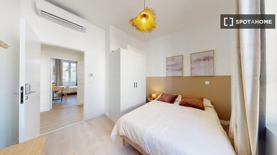 Double room Lyon, 17 beds — photo 19