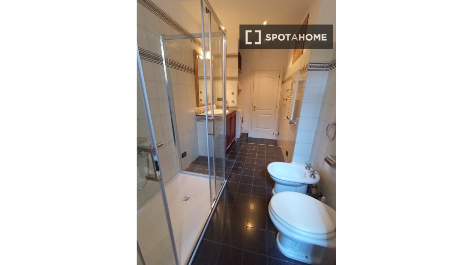 Double room Rome, 3 beds, 105m² — photo 3