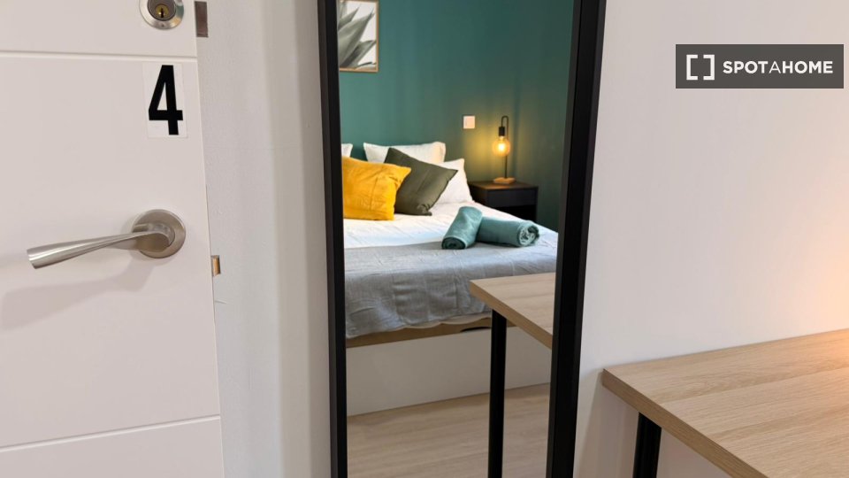 Double room Madrid, 5 beds, 90m² — photo 32