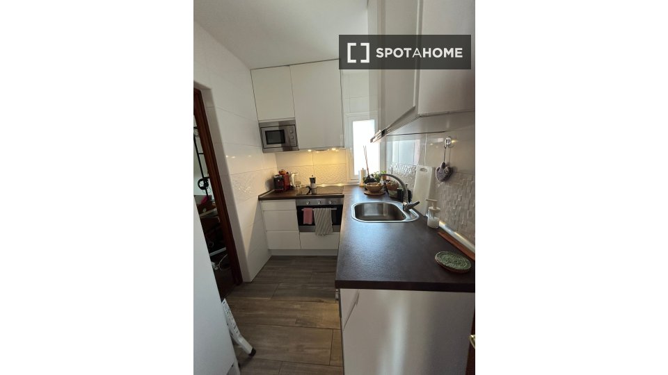 Double room Madrid, 3 beds, 60m² — photo 2