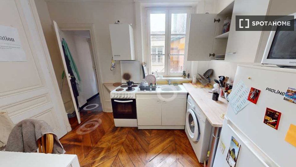 Double room Lyon, 3 beds, 80m² — photo 4