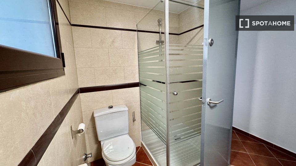 Apartment Barcelona, 5 beds, 200m² — photo 22