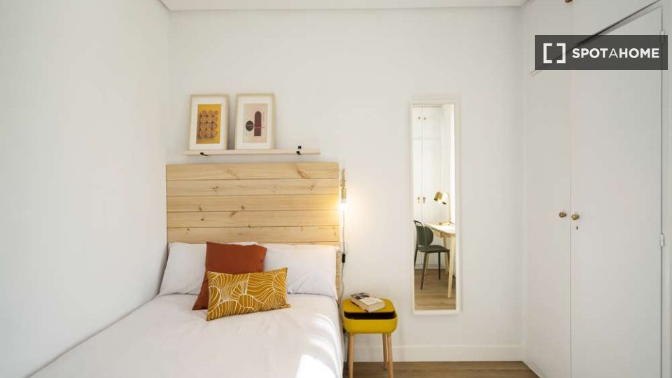 Double room Madrid, 16 beds — photo 13