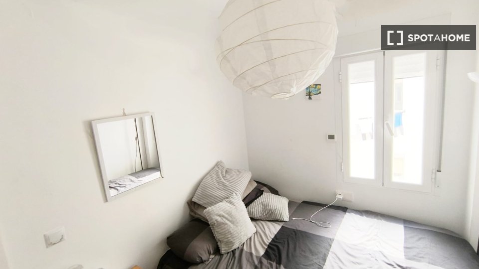 Double room Madrid, 2 beds, 90m² — photo 1