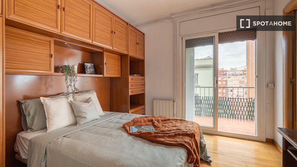 Double room Barcelona, 5 beds, 115m² — photo 4