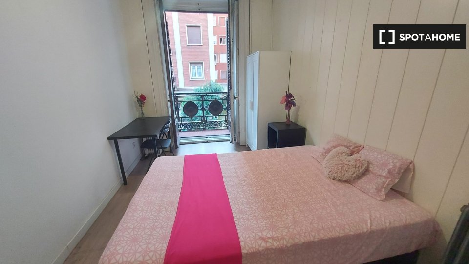 Double room Madrid, 8 beds, 170m² — photo 6