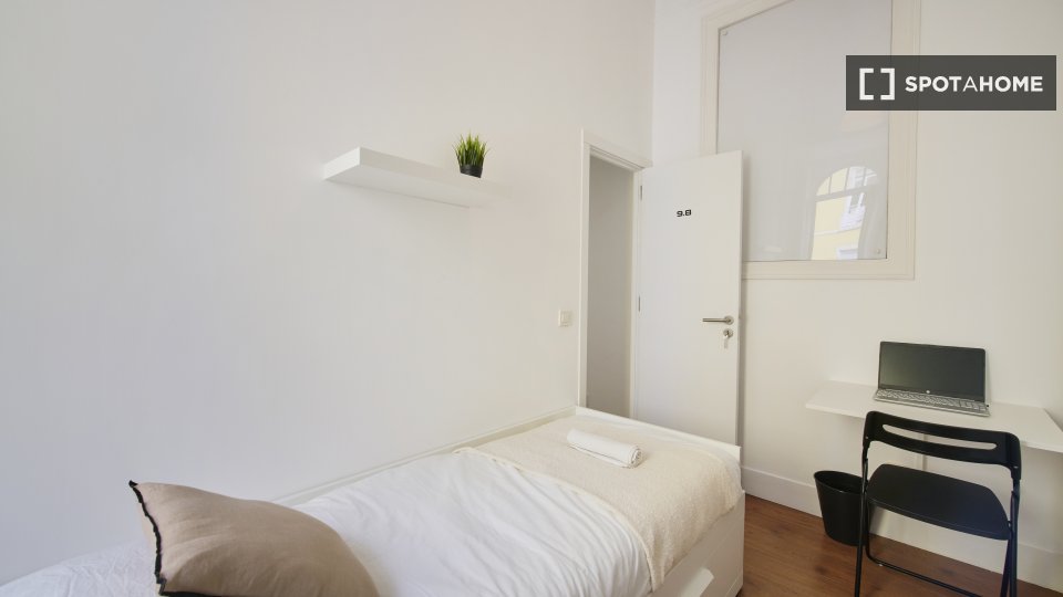 Double room Lisbon, 9 beds — photo 7