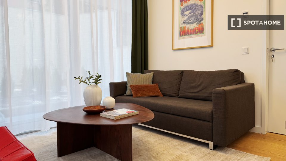 Apartment Berlin, 1 bed, 64m² — photo 1