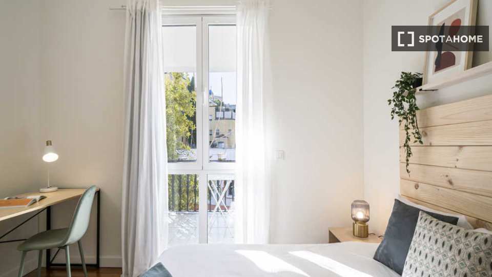 Double room Madrid, 17 beds — photo 48
