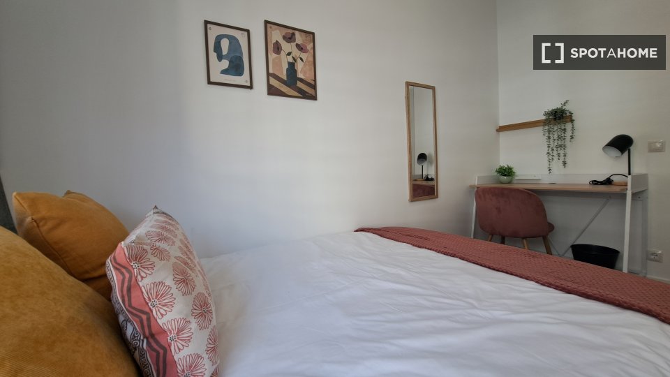 Double room Madrid, 14 beds, 200m² — photo 11