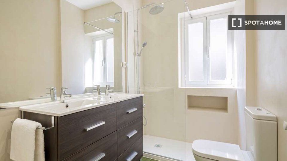 Double room Madrid, 6 beds — photo 34