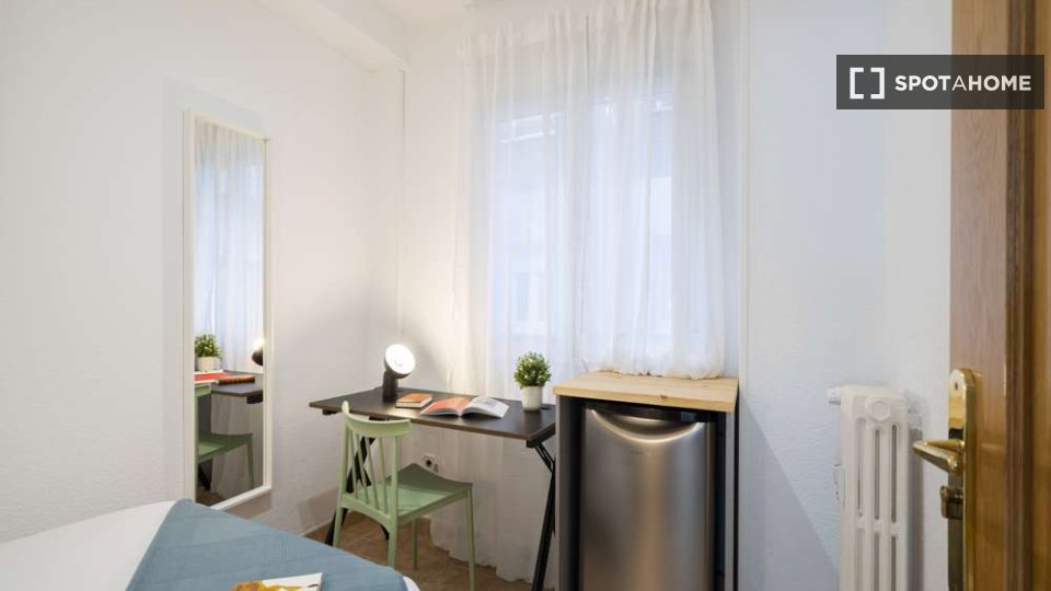 Double room Madrid, 25 beds — photo 17