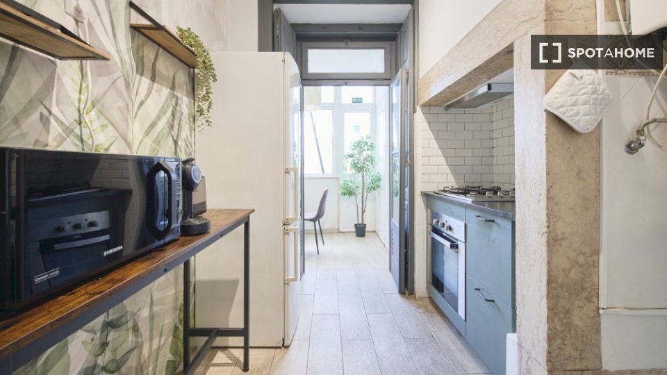 Double room Lisbon, 6 beds — photo 19