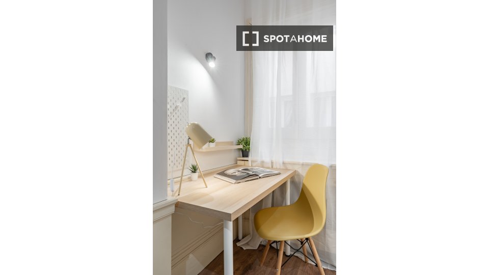 Double room Madrid, 10 beds, 173m² — photo 38