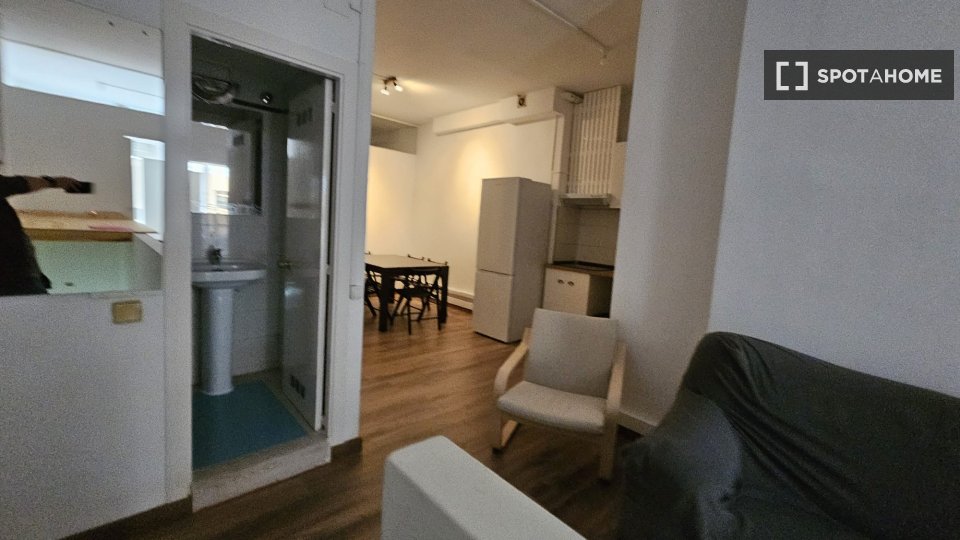 Apartment Barcelona, 5 beds, 110m² — photo 6