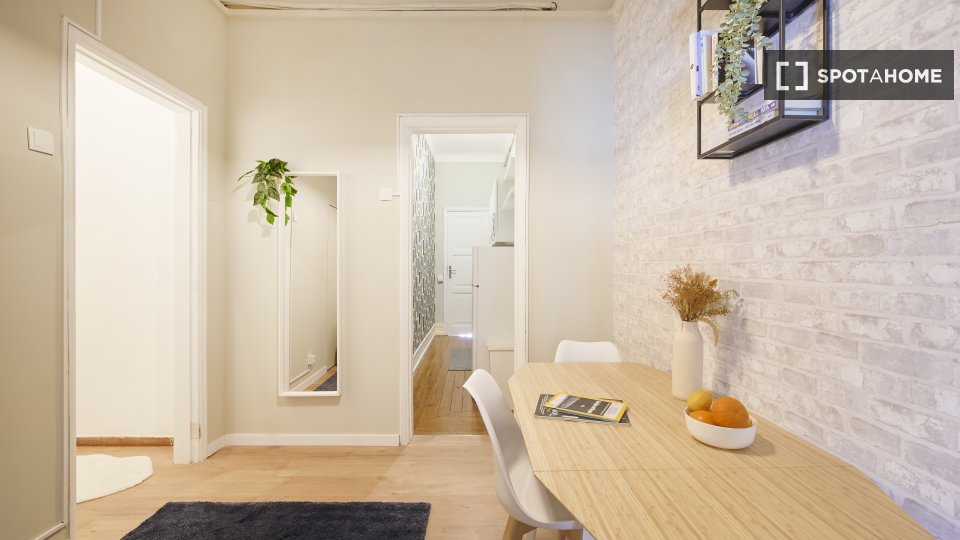 Apartment Lisbon, 1 bed — photo 15