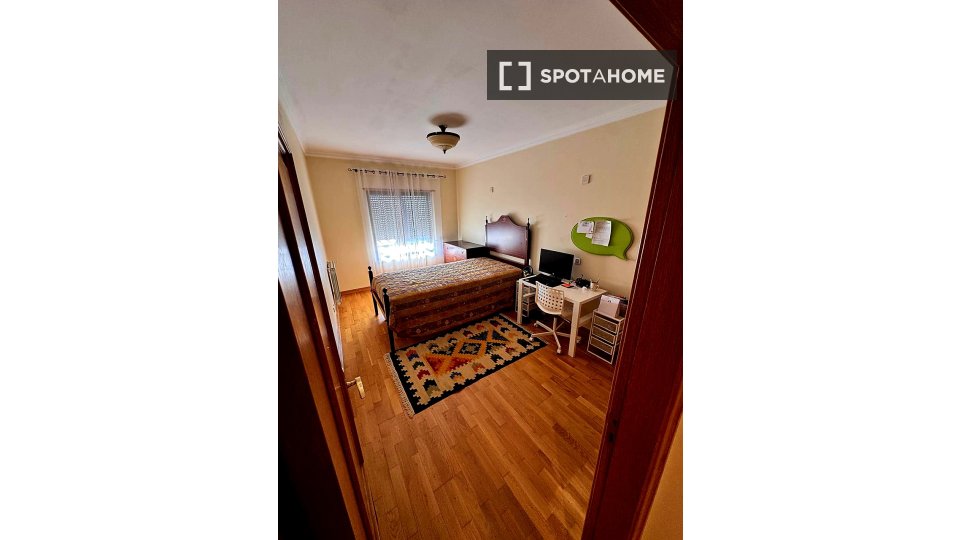 Apartment Lisbon, 4 beds, 177m² — photo 12