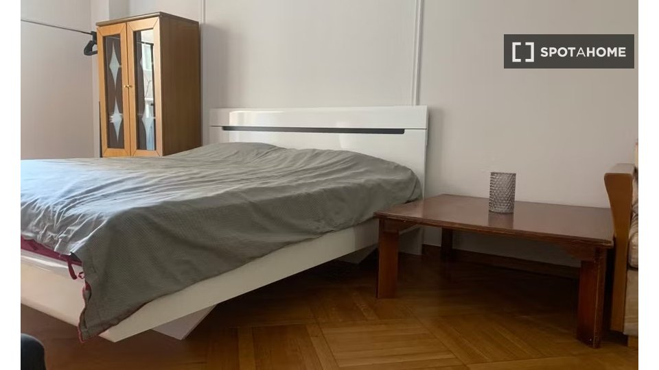 Double room Athens, 4 beds — photo 11