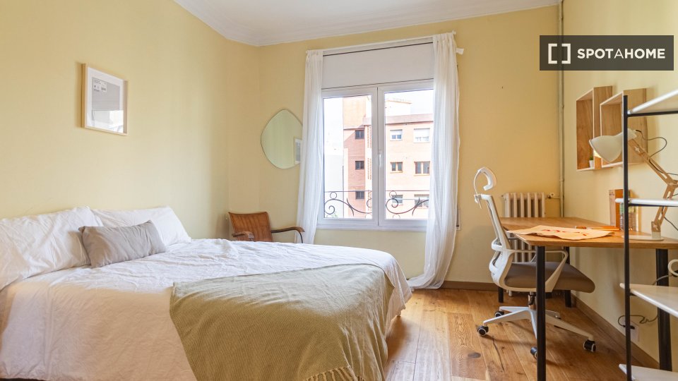 Double room Barcelona, 6 beds — photo 10