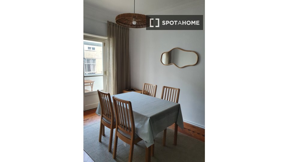 Apartment Lisbon, 2 beds, 70m² — photo 9