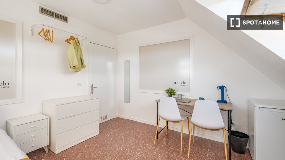 Double room Madrid, 17 beds — photo 15