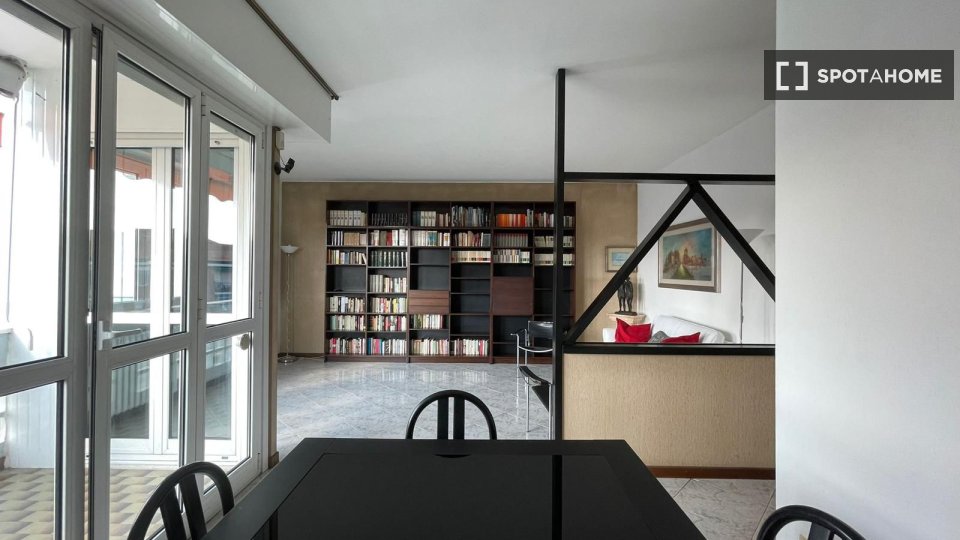 Double room Milan, 3 beds, 140m² — photo 2