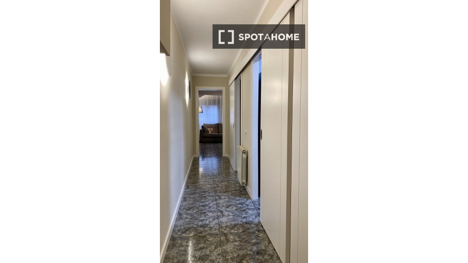 Apartment Barcelona, 3 beds, 62m² — photo 16