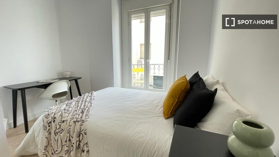 Double room Madrid, 9 beds — photo 11