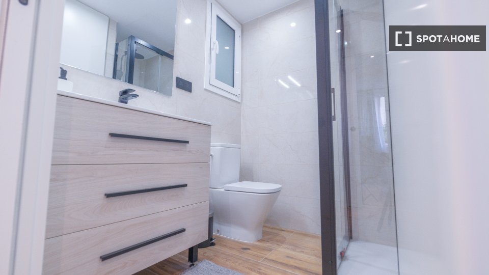 Double room Barcelona, 7 beds, 200m² — photo 15
