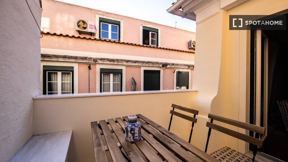 Apartment Lisbon, 2 beds, 100m² — photo 10