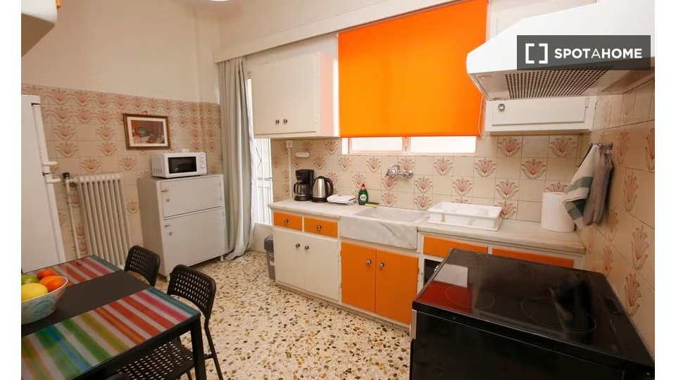 Double room Athens, 3 beds — photo 8