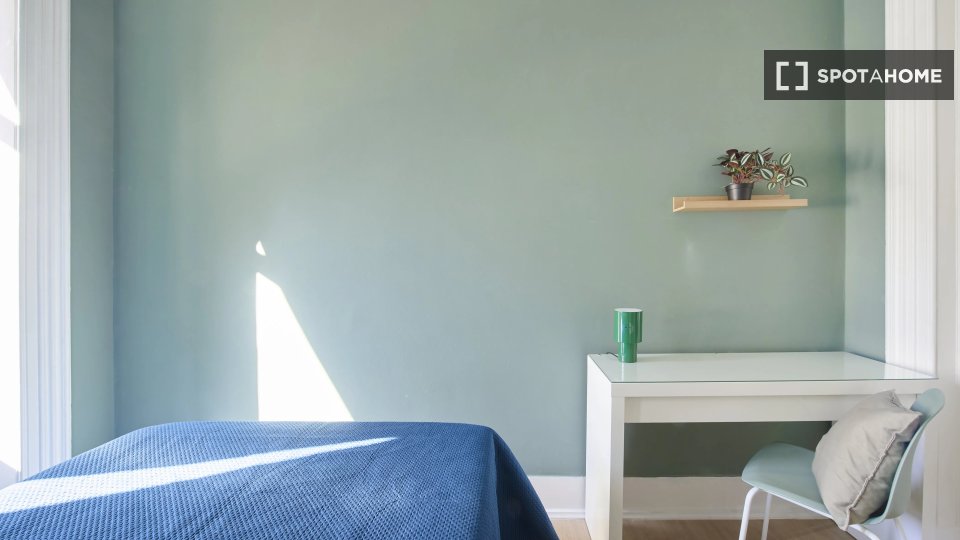 Double room Lisbon, 9 beds — photo 11