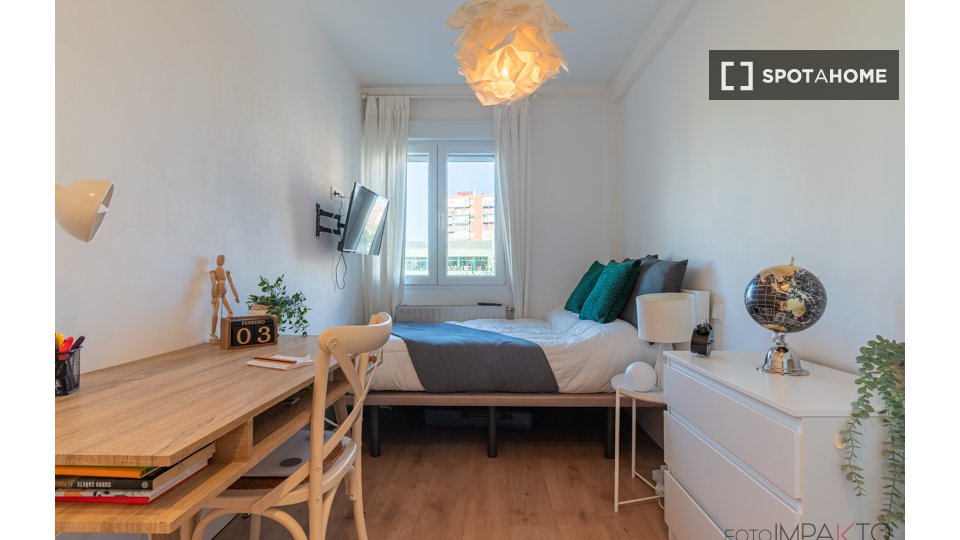 Double room Madrid, 4 beds, 100m² — photo 4