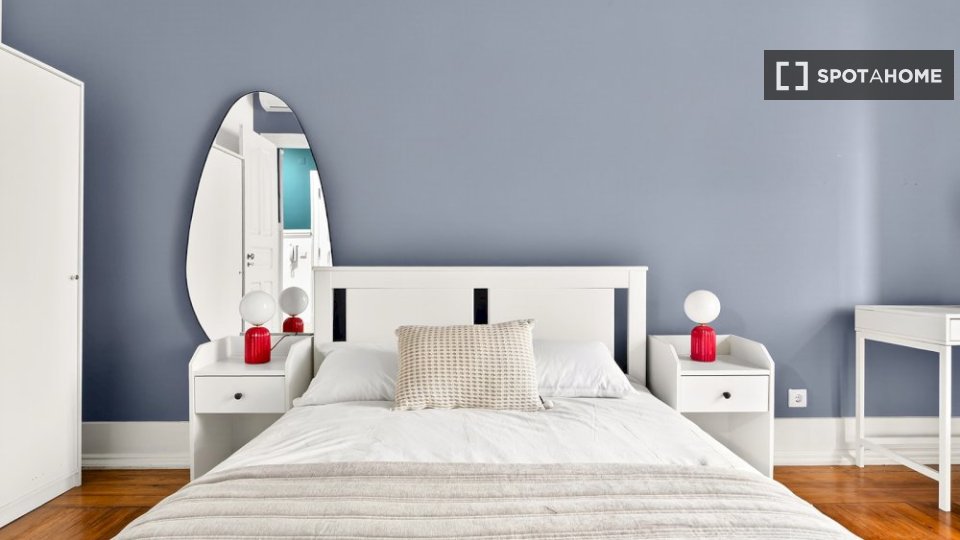 Double room Lisbon, 5 beds — photo 1